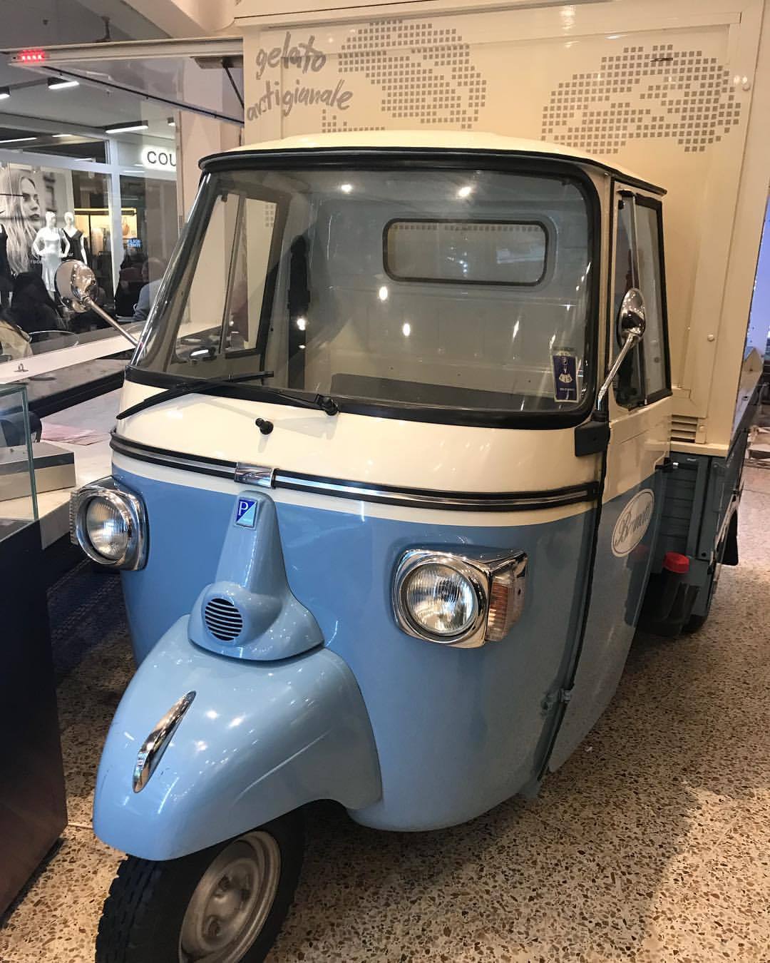 Vespa 三轮的太少见