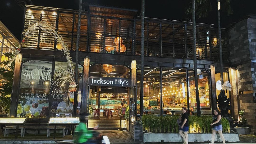 故地重游，水明漾开了很多新的店铺，恢复了往日的繁华。#巴厘岛