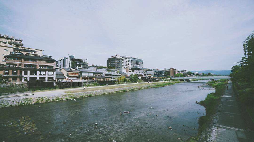 来一张日系风的鸭川河