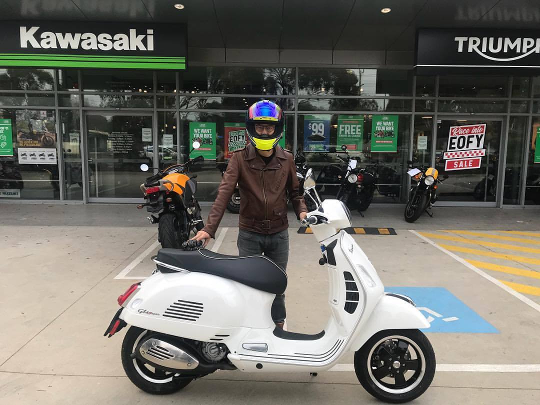 送走了Versys650，迎来了小白Vespa Scooter。大冬天人肉风挡过瘾。