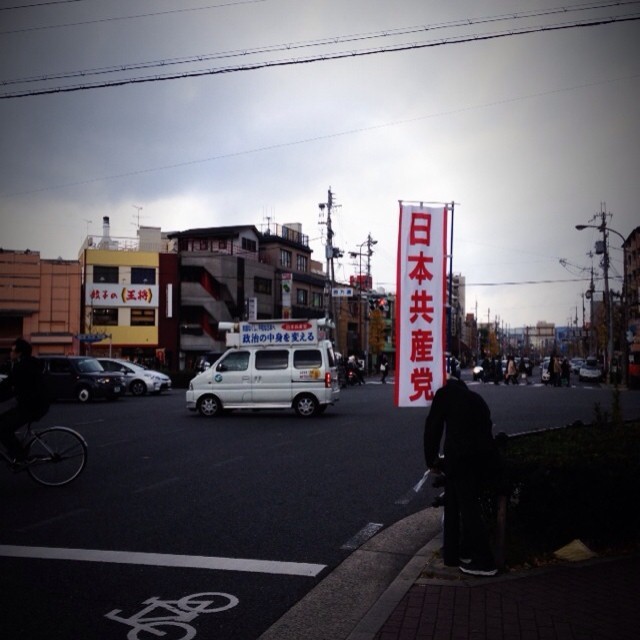 饺子王将社长大清早被枪杀，那天刚经过他家店，70多岁的老人大清早就去公司，真敬业，新闻说国内还有4家店。